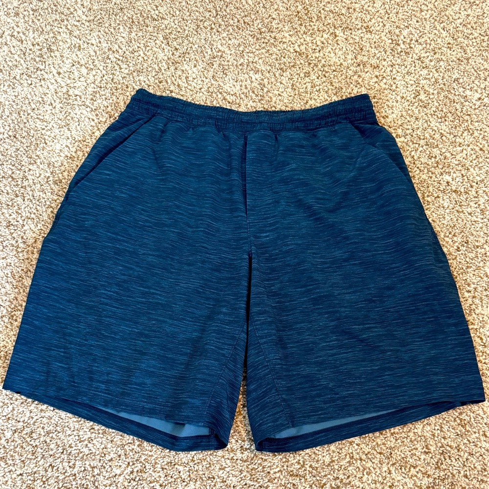 NWOT Men’s Large Lululemon Pacebreaker LL Shorts. 9” Length